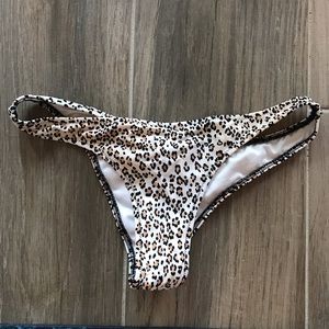 Victoria’s Secret Itsy bikini bottoms